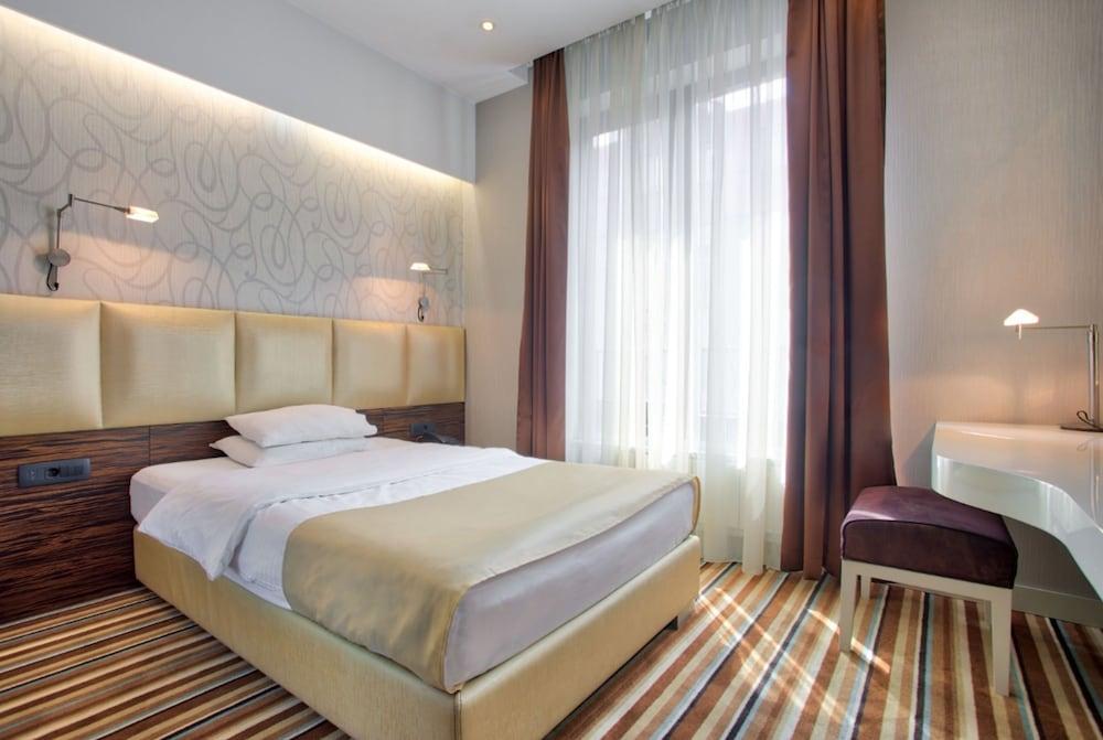 Crystal Hotel Belgrad
