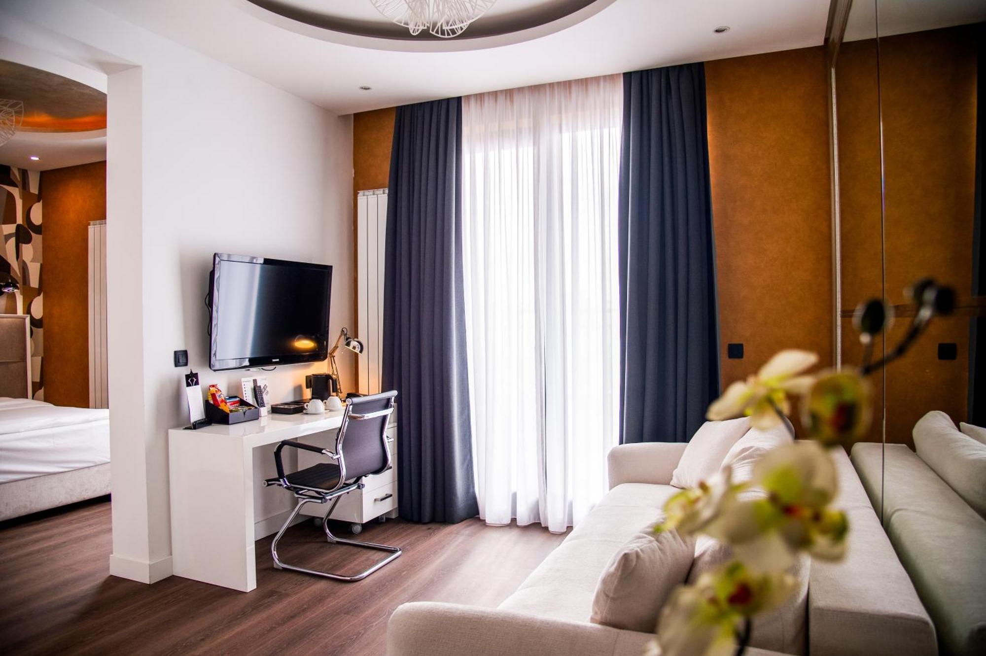 Hotel Crystal 4*