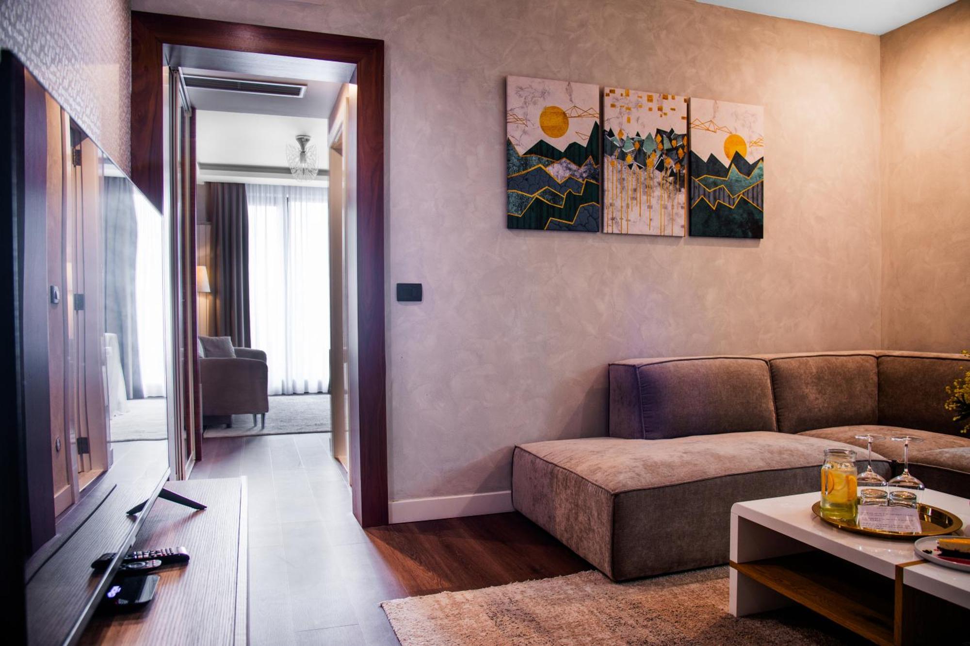 Hotel Crystal