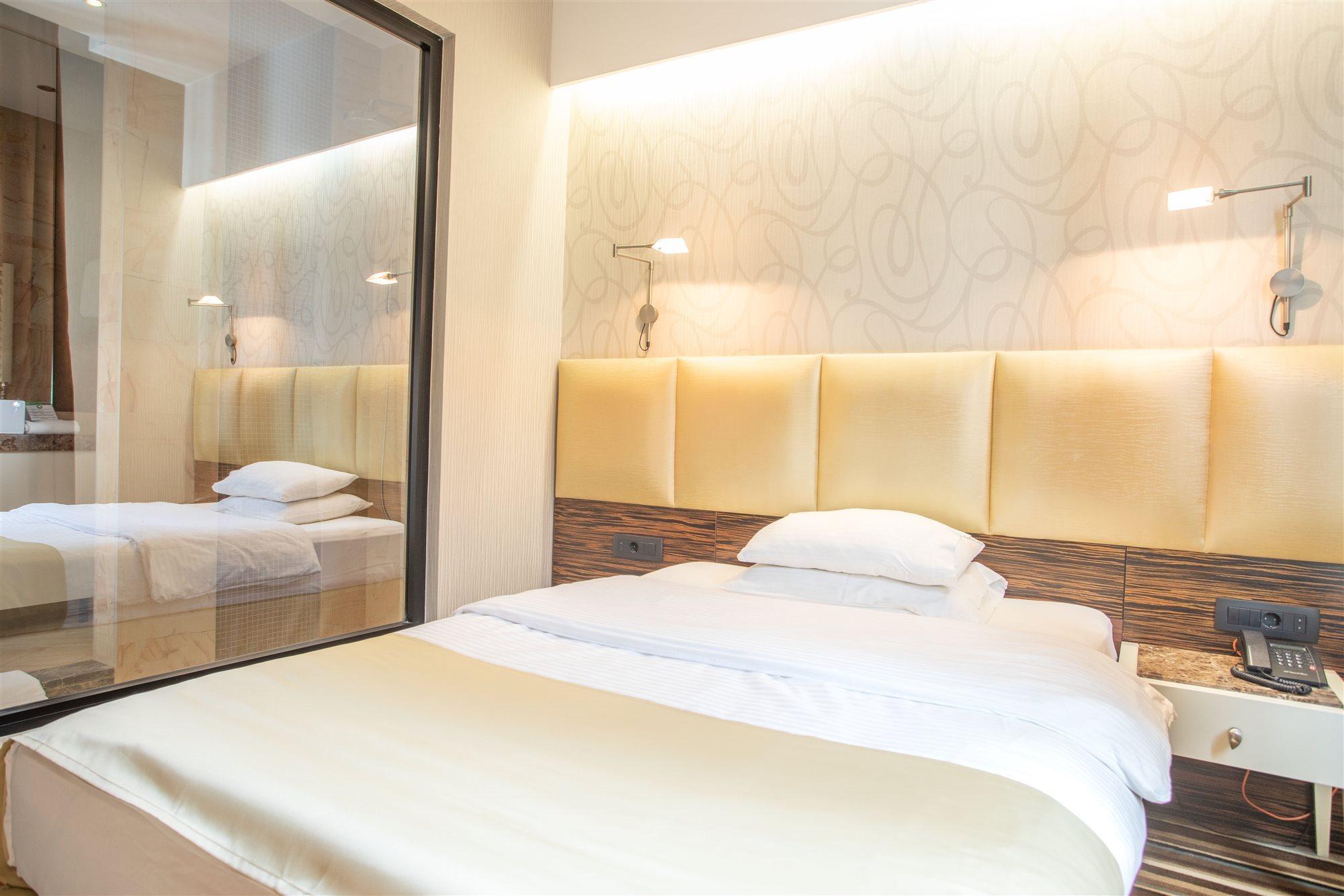 Hotel Crystal 4*